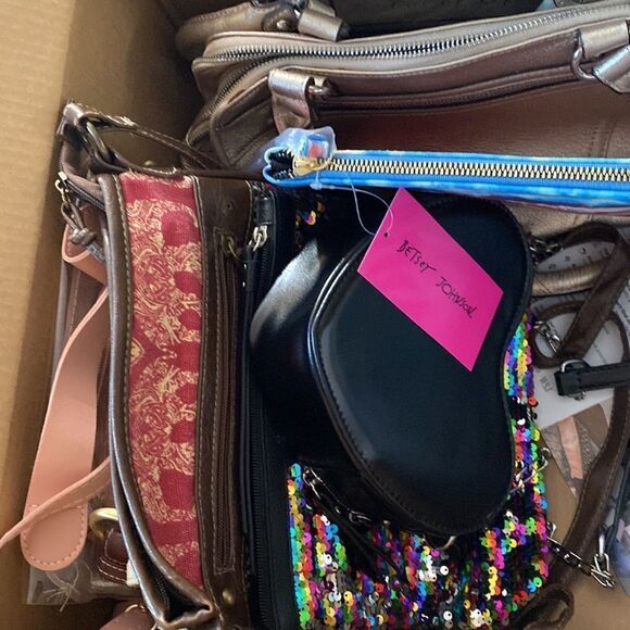 SALE! For resellers looking to buy in bulk! Items from my closet and unlisted - Picture 9 of 12